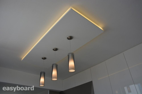 Volle dekorative Decke mit indirekter Beleuchtung 2