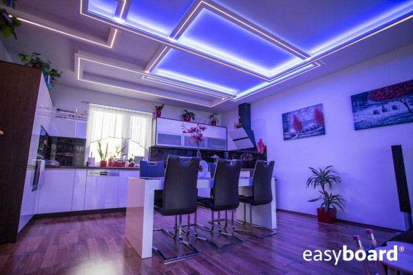 Doppelseitige Rampe mit versenktem LED-Profil 2LFM/stk 1