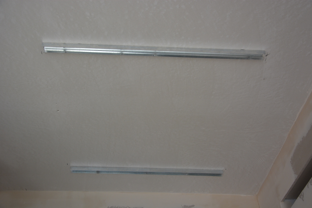 Dekoračný sadrokartónoý strop s nepriamym osvetlením