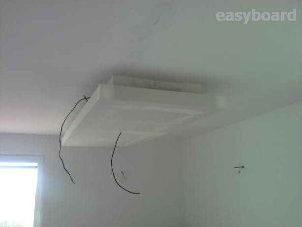 Dekoračný sadrokartónoý strop s nepriamym osvetlením